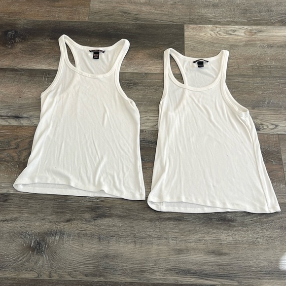 Victoria's Secret Tops - Victoria’s Secret tank top EUC size XS
